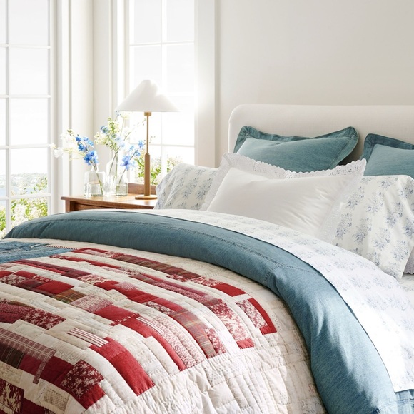 Pottery Barn Americana Full/Queen Quilt With 4 Standard Pillow Shams BNWT - Picture 4 of 16